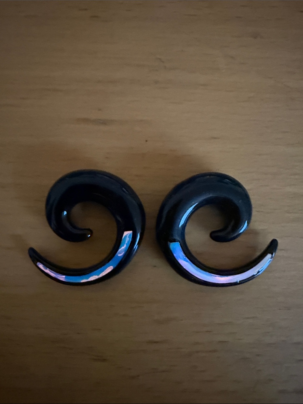 Black Spiral Wave Earrings - Stylish Women's Jewelry